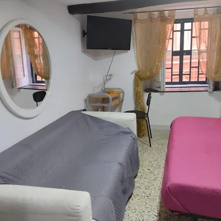 La Casa Della Tammorra * Napels